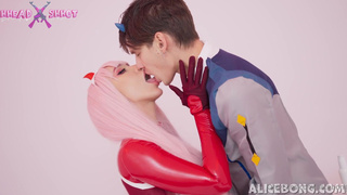 Alice Bong в роли Zero Two – дерзкий русский дубляж и пикантные моменты