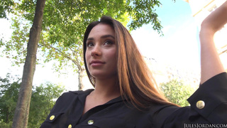 Романтичный Париж: страстное свидание с Liya Silver заканчивается жарким сексом