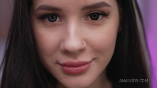 Горячие сестринское трио: Sofa Weber и Sasha Paige в откровенном русском гангбанге