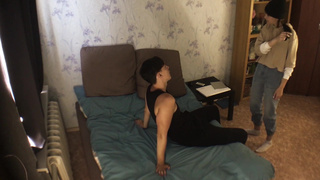 Развратная воришка получила по заслугам горячим минетом