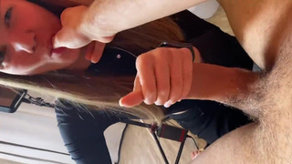 Страстная дрочка между дублями – горячее видео за кадром