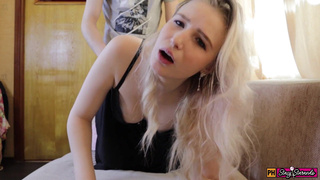 Горячая Стаси не теряет времени – секс в одежде