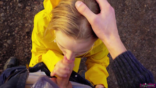 Встретил экс-девушку и трахнул ее в рот - откровенное уличное видео