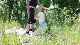 Jeg gik i skoven efter svampe og fandt en penis.mp4