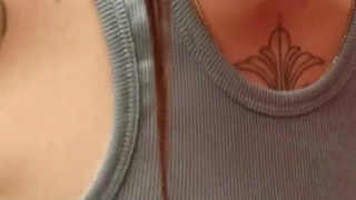 blowjob in the fitting room of the store next to the security guard! Public sex.mp4