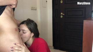 Секс-компенсация: курьер в порыве страсти отдалась за прощение