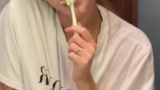 Кунилингус перерос в дикий минетик