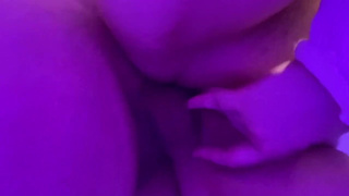 Шальной ступняк залил киску горячей спермой