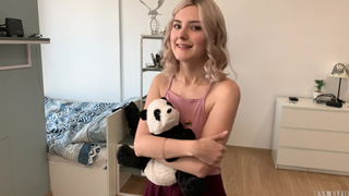 Горячее видео с Евой Элфи: брат и сестра учатся удовольствию