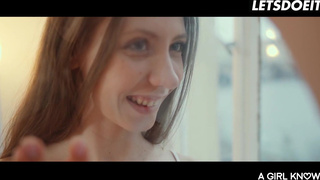 Девушки взрываются от удовольствия в откровенном видео