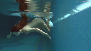 Ирина Руссака соблазняет в воде: горячее подводное видео