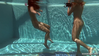 Горячие нимфетки Оля и Ирина в страстном подводном сексе