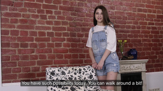 Наташа Нормалек в горячем соло-дебюте – страстная дефлорация и искусительные стоны