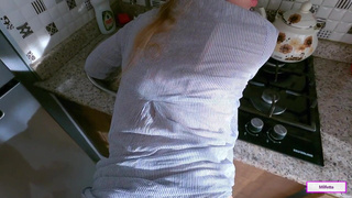 Сочная киска в ловушке страсти