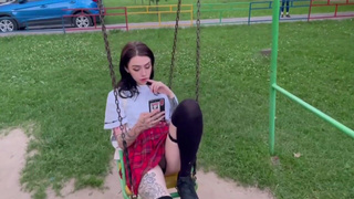 Страстный минет на крыше или жаркая порка — что выберет шалунья?