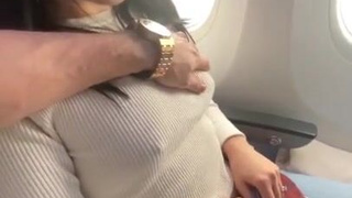 Игра с риском: кончаю в трусики при всех