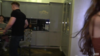 Страстные ласки и дикий секс при друге – смотри и заводись