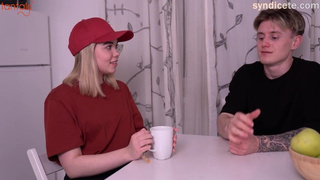 Дрочить нельзя пропустить: курьерша в страстном порно с сюрпризом