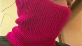 Стримерша отомстила вору в прямом эфире — жесткая расплата за наглость