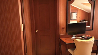 Страстное первое свидание: узенькая киска в игре с первого взгляда