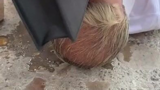 Шокирующий публичный триллер: она сделала это при всех!