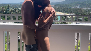 Hungry Kitty в откровенном видео: жесткий трах с кончом на личико