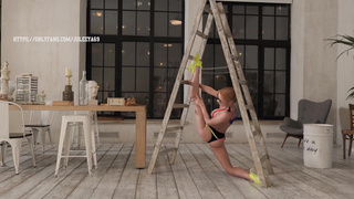 Гимнастика в постели с Ларой – экстремальное удовольствие