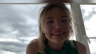 Шикарная блондиночка Milka снимается в откровенном видео 720p