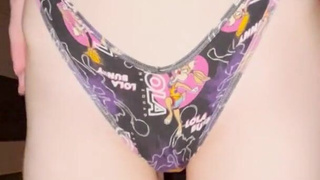 Юная блондинка Milka жестко отдается в пенной ванне на шумной вечеринке