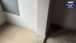 Страстный секс в подъезде: кончил в нее в полумраке