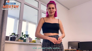 Она готова к первому разу? ???? Откровенное видео с горячей девушкой