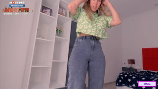 Сочный момент: как парень не удержался в джинсах