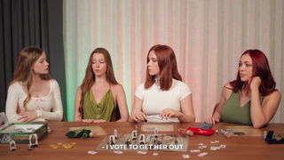 Раздвинули ножки и показали всё – откровенное видео для настоящих ценителей