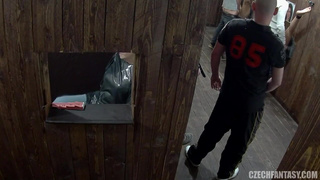 Горячий адреналин в борделе мечты – сможешь выдержать такой накал?