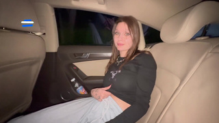 Женатый друг снимает, как ненасытная сучка обслуживает мужиков в авто