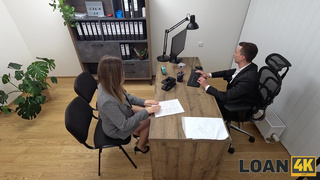 Секс-кредит: как Амалия Дэвис "договорилась" с банкиром