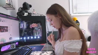 Kate Kuray возбуждается и играет с собой – сочный контент для взрослых