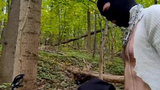 БДСМ на природе: строгая мент-госпожа укрощает бандита