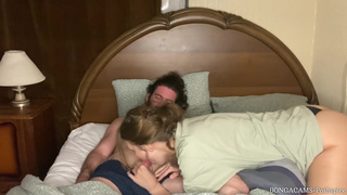 Мачеха ублажает пасынка: сочные сцены с влажным финалом