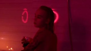 Запрещенный контент: сочные тела и дикие развлечения