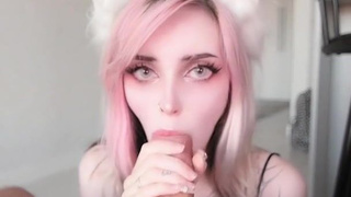 Нежная минетистка PinkLoving в горячем BJ-ролике