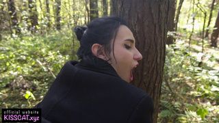 Секс в лесу с русской студенткой: пикапер соблазнил за прогулы