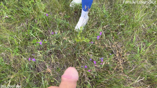 Страстные лесные встречи: горячий секс на природе с блондинкой